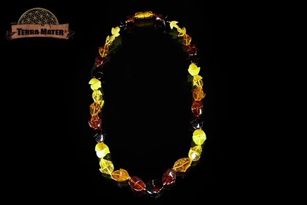 Collier d'ambre perles en croissant de lune