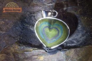 Pendentif coeur Manta Huichol monture argent 925
