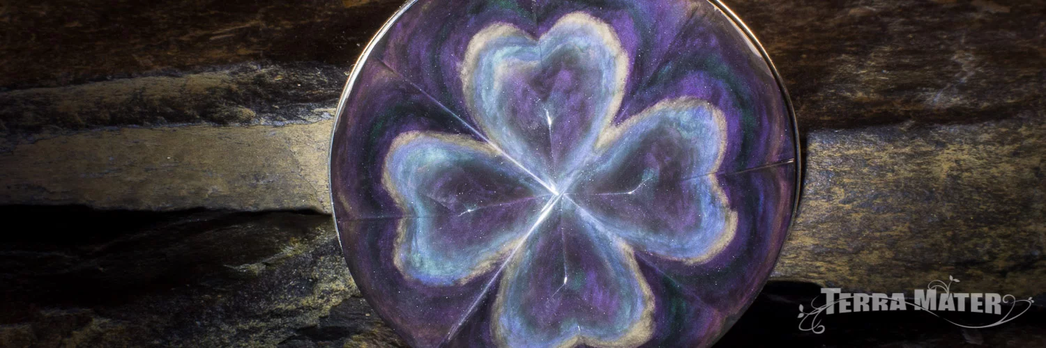 Cabochon en Obsidienne Manta Huichol - Mentogochol - Obsidienne du Mexique