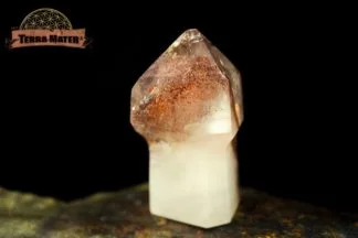 Sceptre de cristal de roche à fantôme et inclusions d'hématite / titane