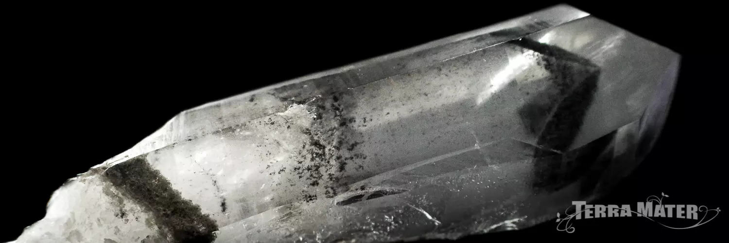 Cristal de roche à fantôme d'améthyste
