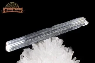 Cristal de stibine / stibnite brute