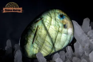 Galet de labradorite de Madagascar