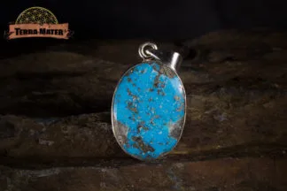 Rare turquoise d'Iran en pendentif serti argent 925