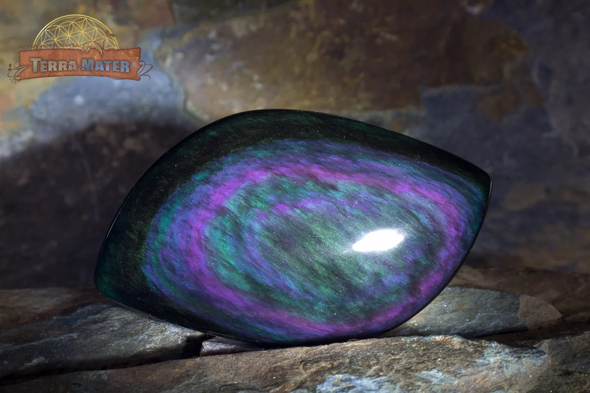 Galet d'obsidienne Manta Huichol du Mexique qualité AA