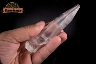 Pointe laser de cristal de roche "Lémurien" brut 12 cm